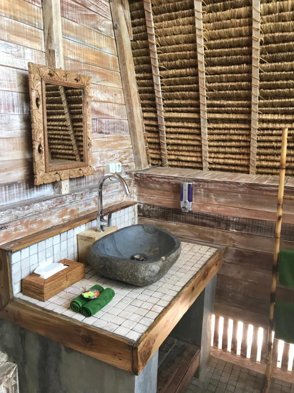 Отель Alam Karang Gili Gede Экстерьер фото