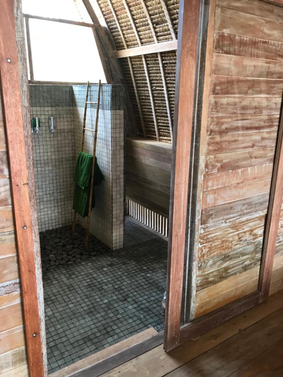 Отель Alam Karang Gili Gede Экстерьер фото